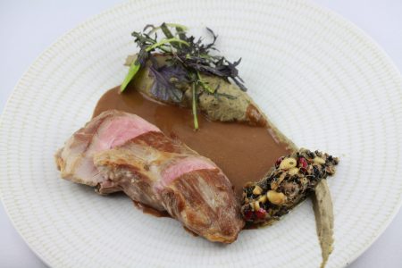 Chez Les Garçons - Restaurant Rennes - Pluma de Cochon, Sauce Molé, Caviar d’Aubergine au Sésame